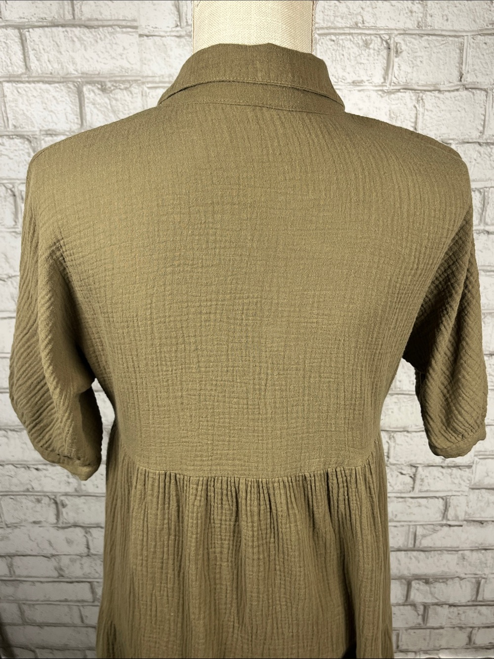 Olive Collared Button-Front Midi Dress - Picture 7 of 11